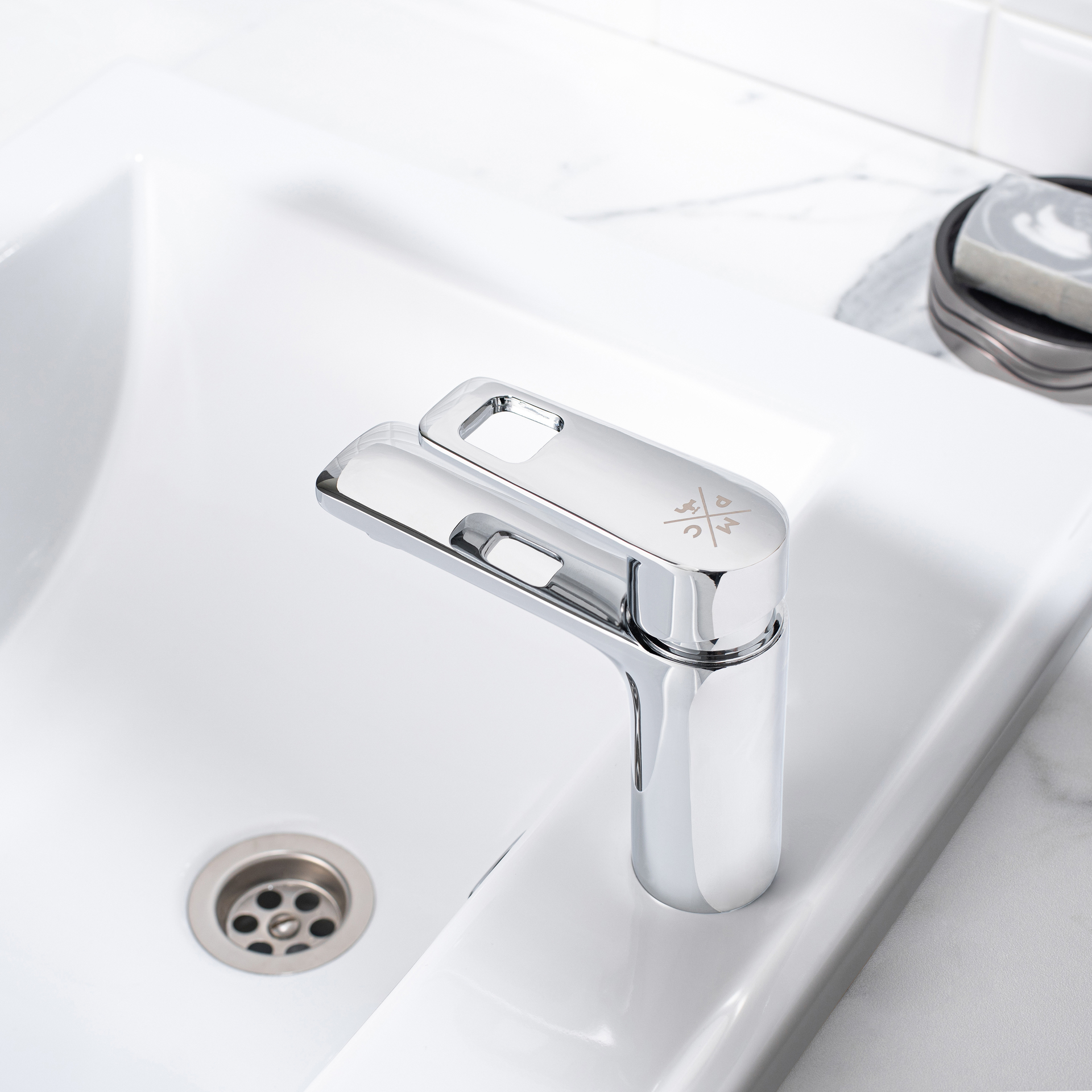 Смеситель для умывальника РМС SL134-001F 