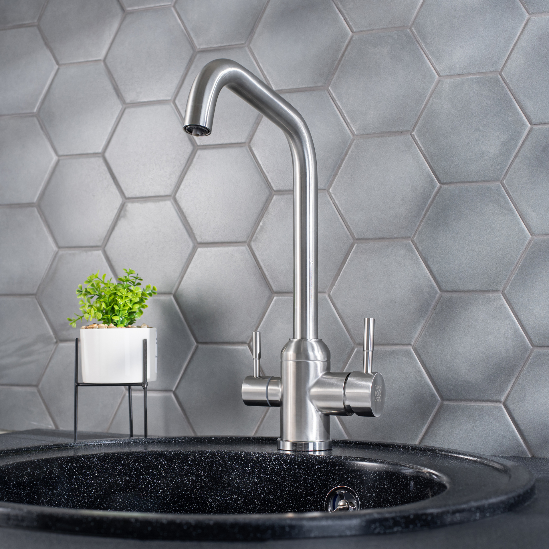 Смеситель для кухни РМС SUS124-017F-015 с фильтром 