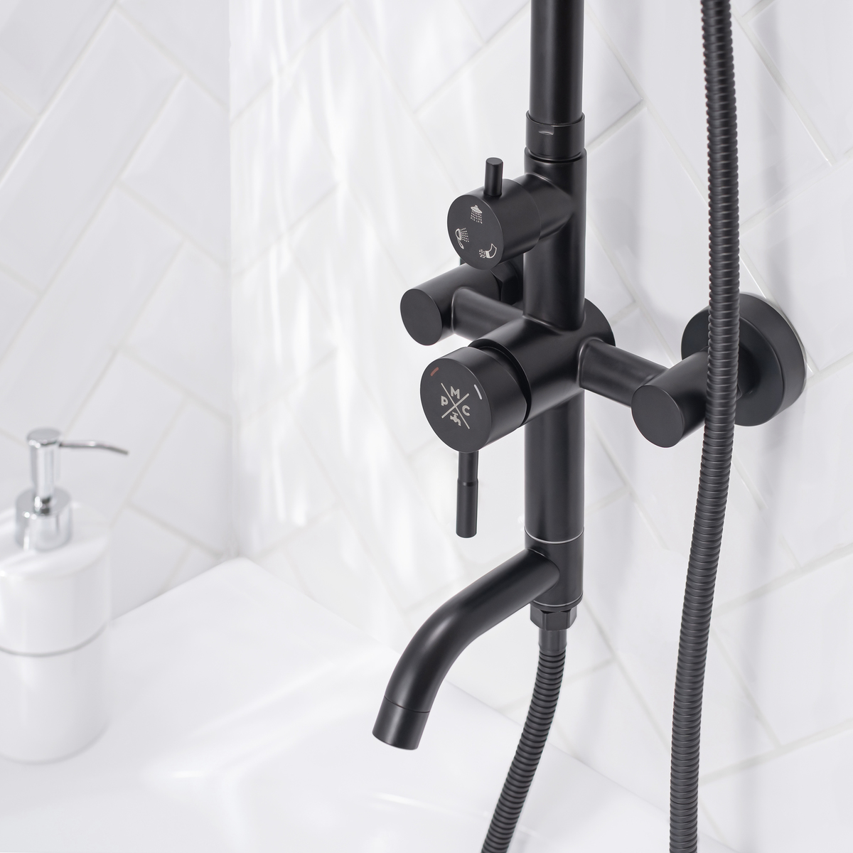 Смеситель для ванны РМС SUS124BL-009DK с душевой стойкой 