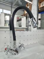 Смеситель для кухни DIST D762H гибкий черный излив