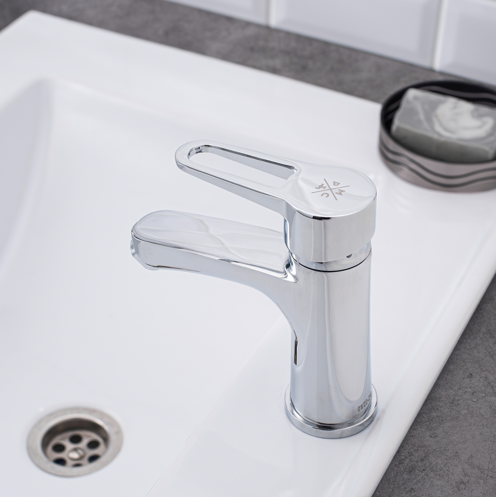 Смеситель для умывальника РМС SL141-001F 