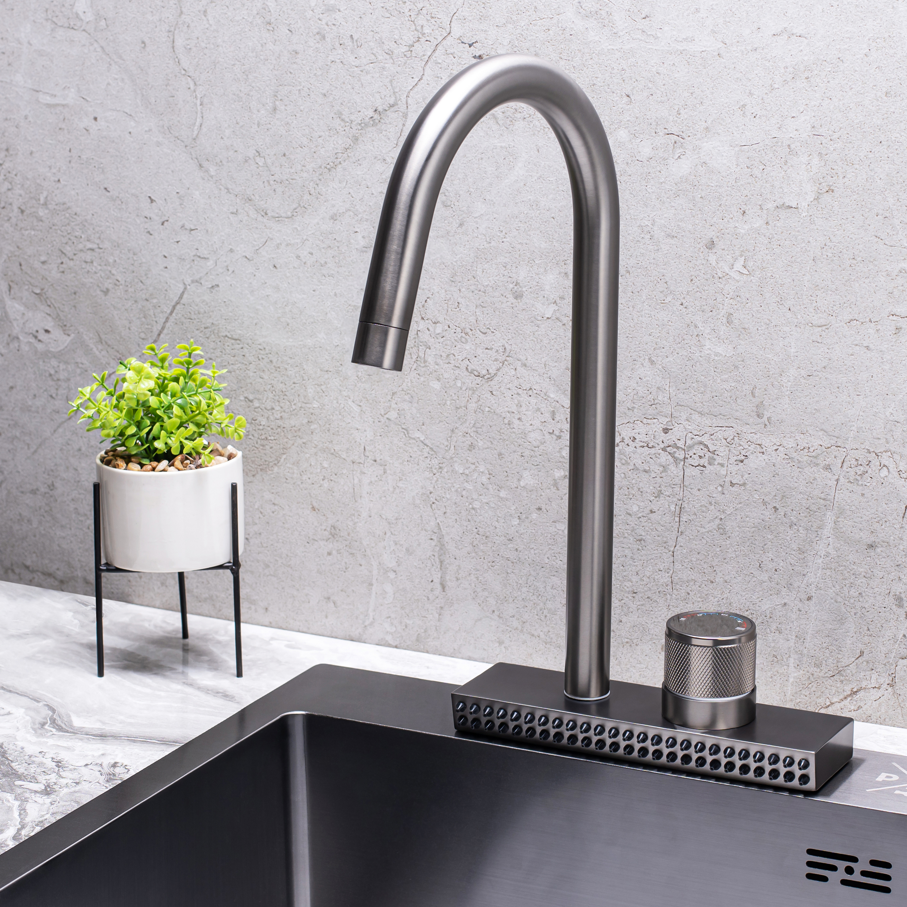 Смеситель для кухни РМС SUS130PVD-017F графит