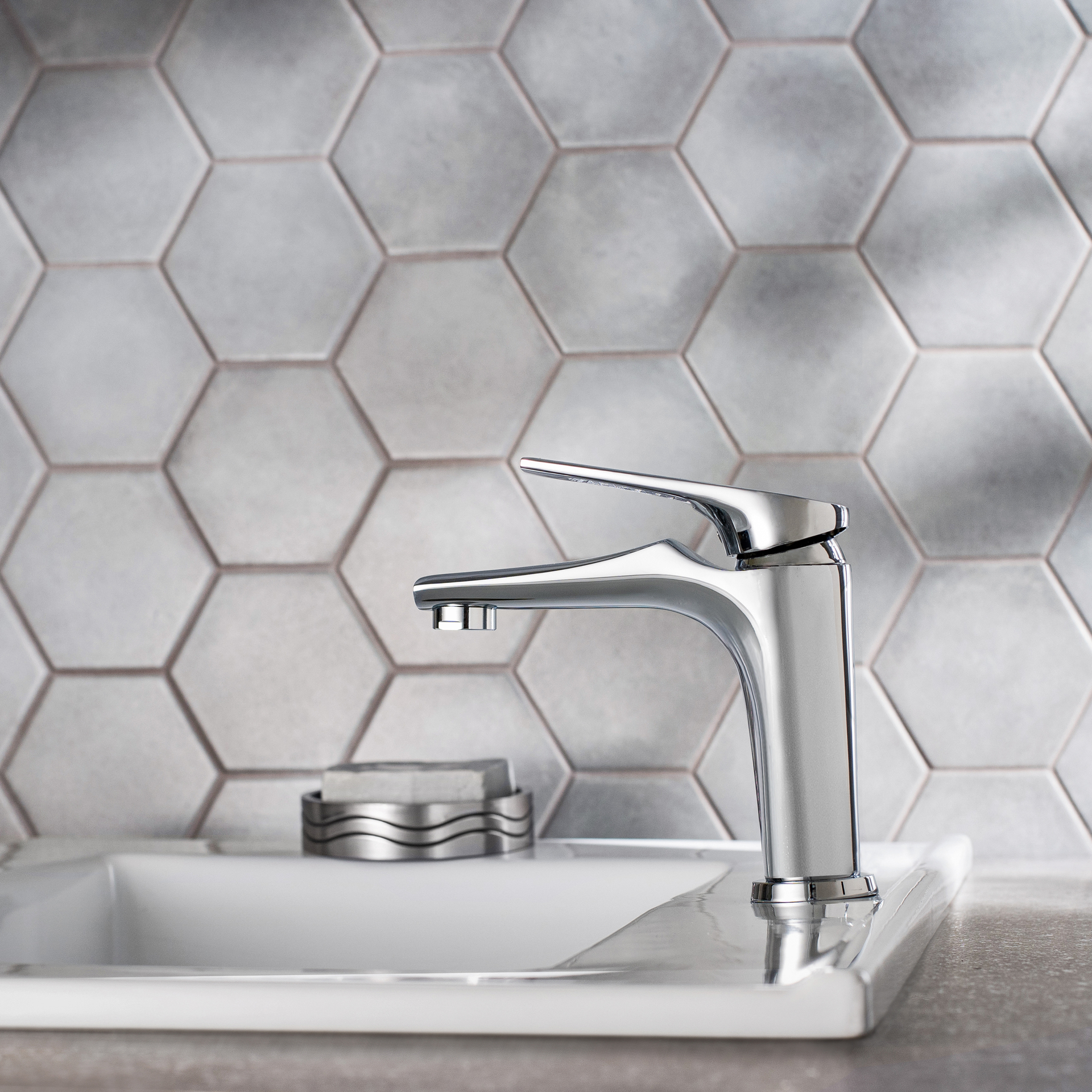 Смеситель для умывальника РМС SL122-001F 