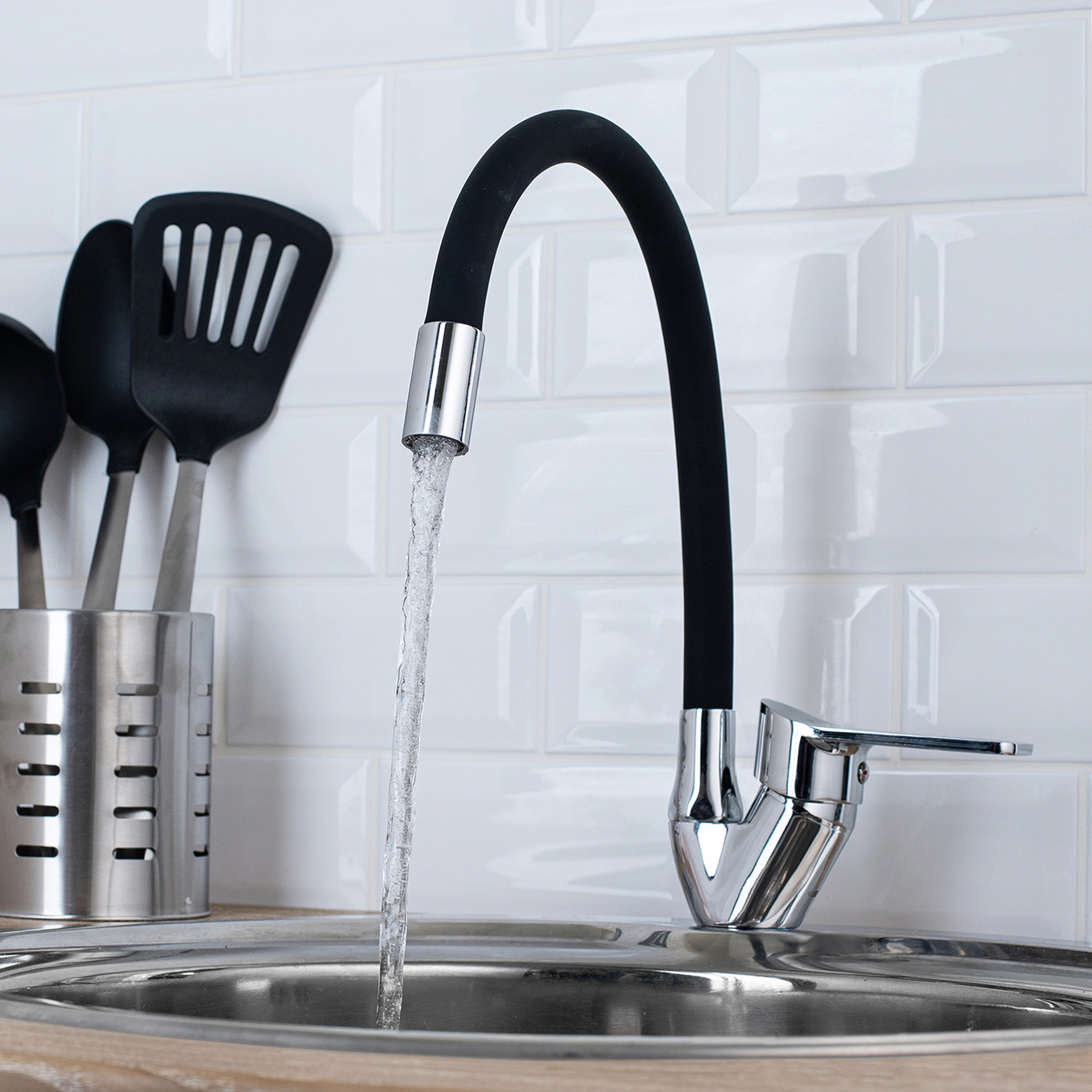 Смеситель для кухни РМС SL137BL-016F гибкий чёрный