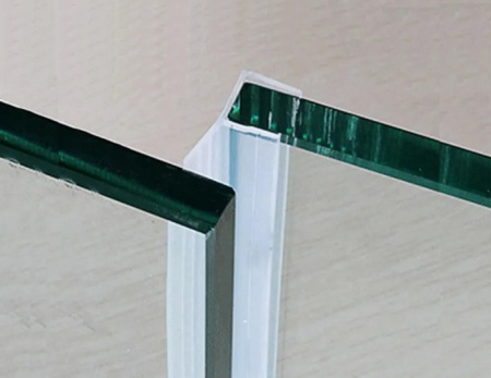 Уплотнитель дверной боковой 4 мм длина 1,9м